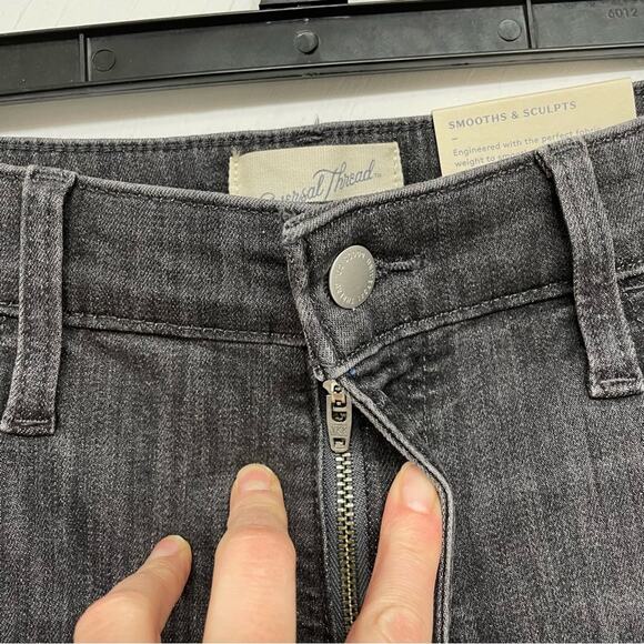 Universal Thread Grey High Rise Skinny Jeans Smooths & Sculpts Womens 12 Denim - Picture 13 of 13